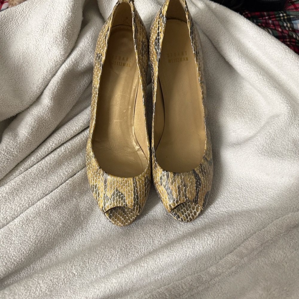 Stylish Snake Print Peep Toe Heels Stuart Weitzman Leather Peep Toe Size 8.5
